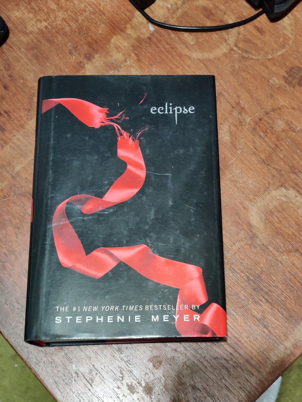 The Twilight Saga: Eclipse Hardcover Book by Stephenie Meyer (2007)